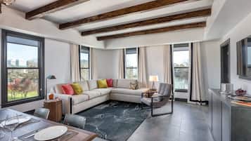 Condo presidencial, varias camas, para no fumadores, cocina (2 Bedrooms) | Servicio de la propiedad