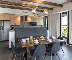 Presidential Condo, Multiple Beds, Non Smoking, Kitchen (2 Bedrooms) | In-room safe, blackout drapes, iron/ironing board, WiFi - WorldMark Portland - Waterfront Park (Portland)