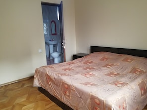 Standard Double Room | Bathroom