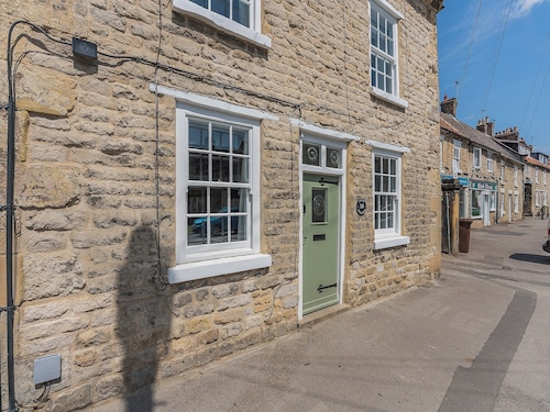 3 bedroom accommodation in Pickering