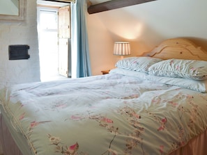 3 quartos, Wi-Fi de cortesia, roupa de cama