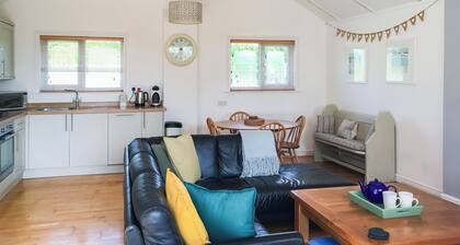 2 bedroom accommodation in Horton, near Ilminster