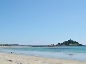 Beach - 3 bedroom accommodation in Praa Sands, Penzance (Praa Sands, Penzance)