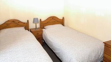 3 bedrooms, free WiFi, bed sheets