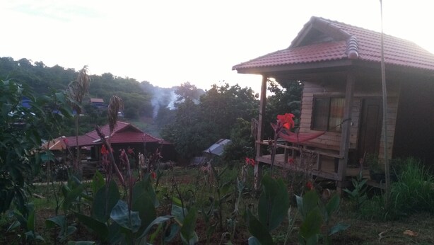 Garden - Family house home stay (Ban Lung)