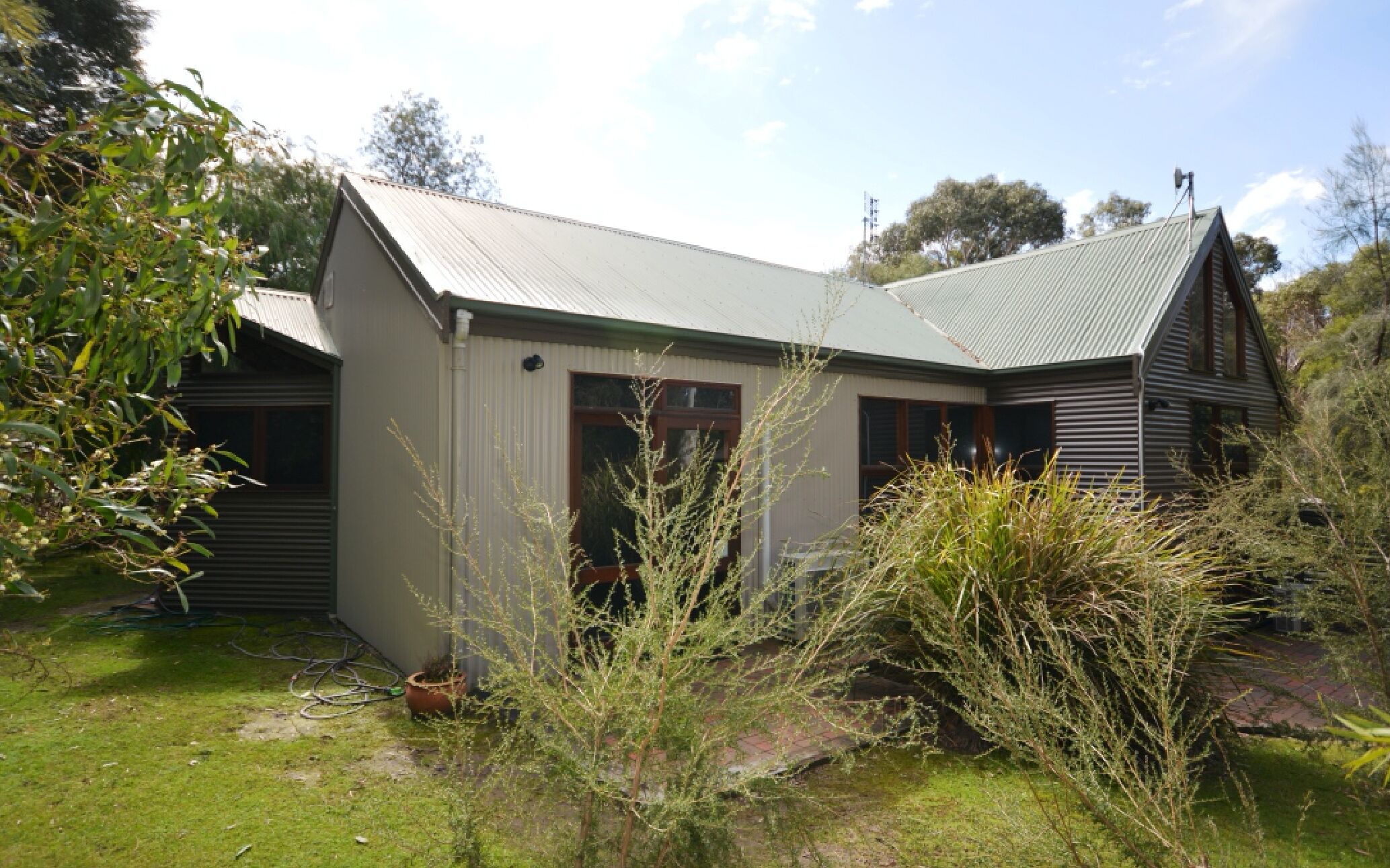 المنشأة من الخارج