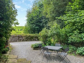 Outdoor dining - 2 bedroom accommodation in Blackwell in the Peak, near Buxton (Blackwell in the Peak, near Buxton)