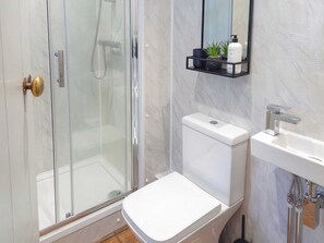 Towels - 2 bedroom accommodation in Portinscale, near Keswick (Portinscale, near Keswick)