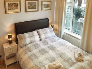 4 quartos, Wi-Fi de cortesia, roupa de cama