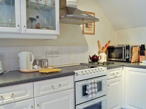 Cookware/dishes/utensils, freezer - 1 bedroom accommodation in Scackleton, near Hovingham (Scackleton, near Hovingham)