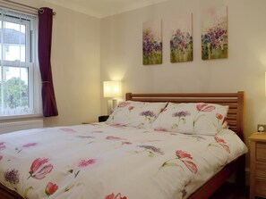 1 bedroom, free WiFi, bed sheets - James' Retreat (was12 Elm Court) (Keswick)