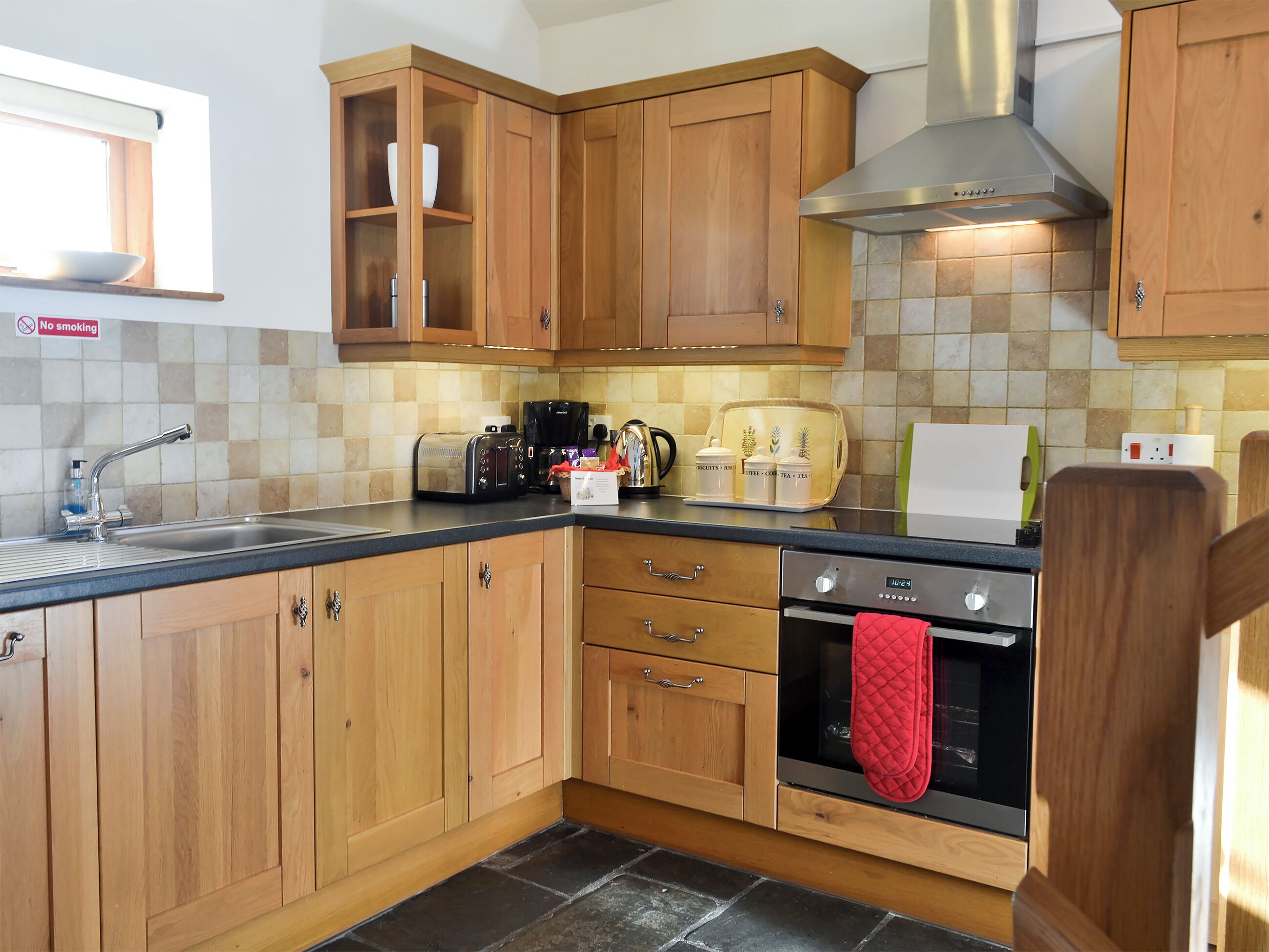 洗碗機、高腳椅、廚房用具/餐具/器皿