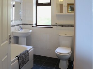 Towels - A generously sized property with stunning views across Loch Ewe. (Inverasdale near Poolewe)
