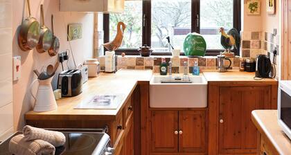 2 bedroom accommodation in Cerne Abbas, near Dorchester