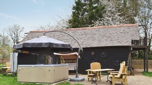 Outdoor dining - Byre Cottage - 29410 (Stelling Minnis, near Canterbury)