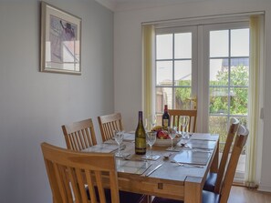 Dining - 3 bedroom accommodation in Anstruther (Anstruther)
