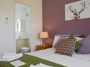 3 bedrooms, free WiFi, bed sheets