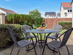 Outdoor dining - 3 bedroom accommodation in Anstruther (Anstruther)