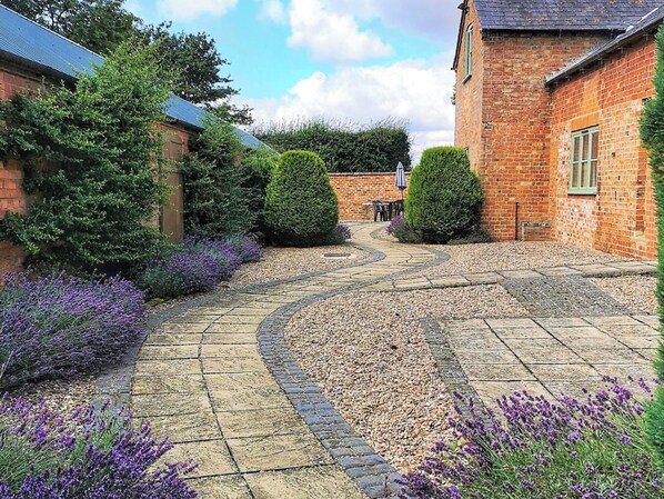 Property grounds - The Tack Room- 23937 (Hareby, near Horncastle)