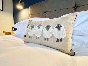 3 bedrooms, free WiFi, bed sheets
