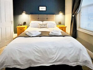3 bedrooms, free WiFi, bed sheets - High Style Apartment (Keswick)