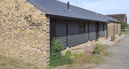 2 bedroom accommodation in High Halstow, near Rochester