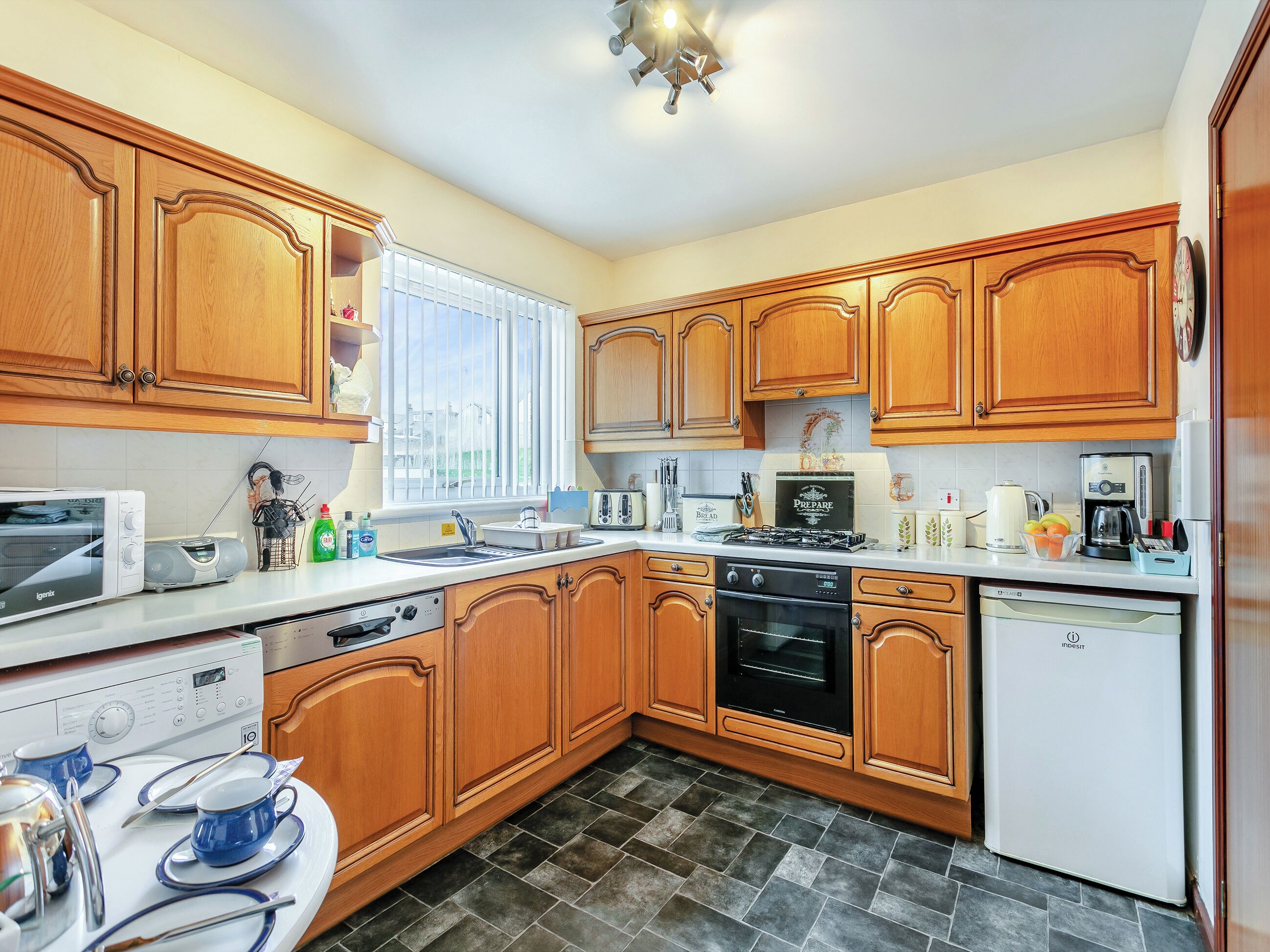 Dishwasher, cookware/dishes/utensils