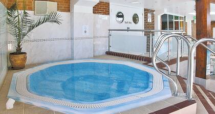 3 bedroom accommodation in Cromer
