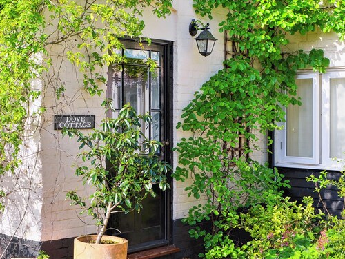 2 bedroom accommodation in Halesworth