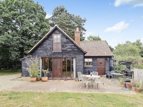 3 bedroom accommodation in Bromeswell, Woodbridge