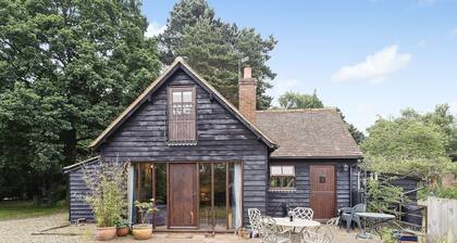 3 bedroom accommodation in Bromeswell, Woodbridge