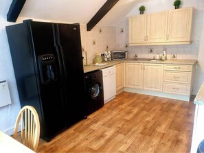 Geschirrspüler, Hochstuhl, Gefrierschrank