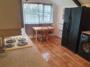 Lavavajillas, silla alta para bebés, freezer