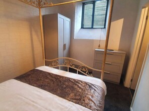 1 chambre, Wi-Fi gratuit, draps fournis
