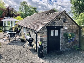 Outdoor dining - Dating back to 1750 and retaining much of its character and charm. (Kniveton, near Ashbourne)
