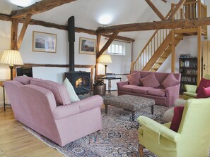 Fireplace - 4 bedroom accommodation in Hildenborough, near Tonbridge (Hildenborough, near Tonbridge)
