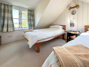 3 bedrooms, free WiFi, bed sheets