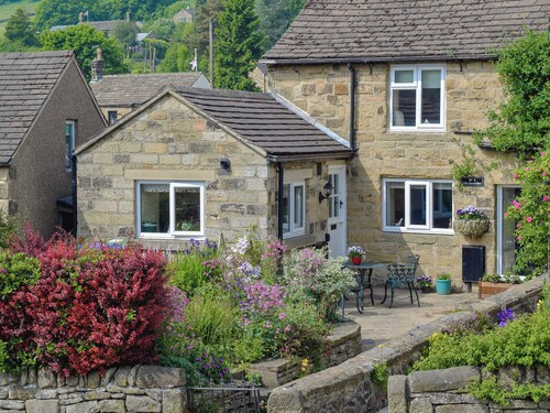 2 bedroom accommodation in Eyam, near Bakewell