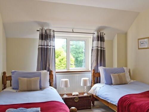 2 bedroom accommodation in Shillingford, near Bampton