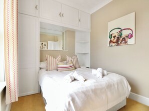 4 bedrooms, free WiFi, bed sheets - 4 bedroom accommodation in Sutton-on-Sea, Mablethorpe (Sutton-on-Sea, Mablethorpe)