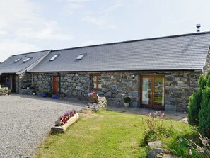 Exterior - 2 bedroom accommodation in Llanfair, near Harlech (Llanfair, near Harlech)