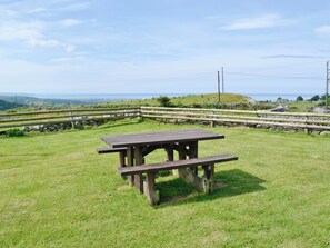 Outdoor dining - 2 bedroom accommodation in Llanfair, near Harlech (Llanfair, near Harlech)