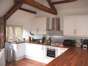 Dishwasher, cookware/dishes/utensils - A delightful courtyard setting in the beautiful Eden Valley. (near Lazonby)
