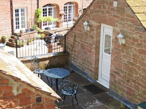Outdoor dining - A delightful courtyard setting in the beautiful Eden Valley. (near Lazonby)