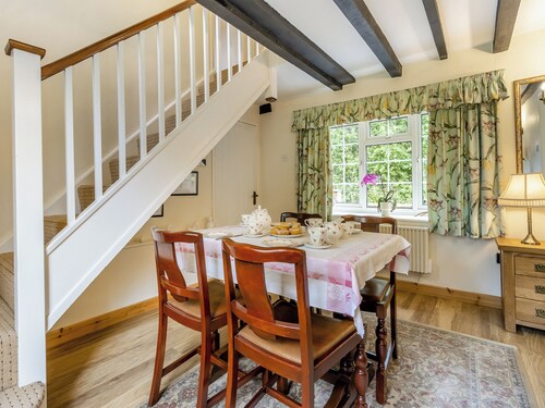 2 bedroom accommodation in Kingswood, near Kington