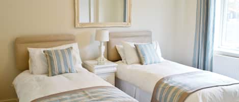 4 chambres, accès au Wi-Fi (inclus), literie fournie
