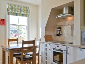 Dishwasher - Traditional cottage, but fully modernized and well equipped. (Keswick)
