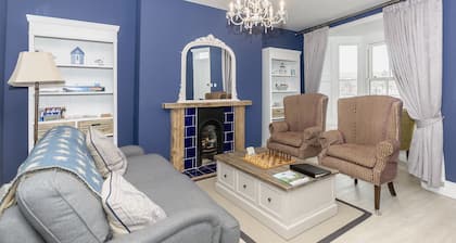 6 bedroom accommodation in Whitby