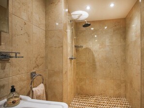 Towels - 2 bedroom accommodation in Calthwaite, near Penrith (Calthwaite, near Penrith)