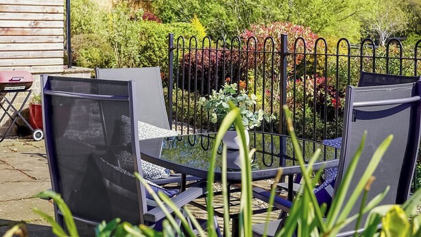 Outdoor dining - 2 bedroom accommodation in Knitsley, near Lanchester (Knitsley, near Lanchester)